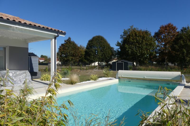 -piscine-et-terrasse-2