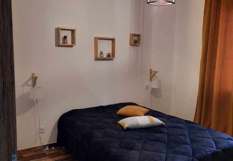 110-maison-perazur-bnb1-HLOAQU040V50SFEV-size2048