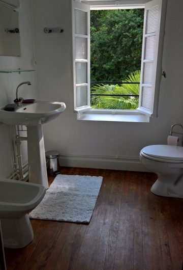 11a—SdB-etage—Vue-ensemble—17-juillet-19