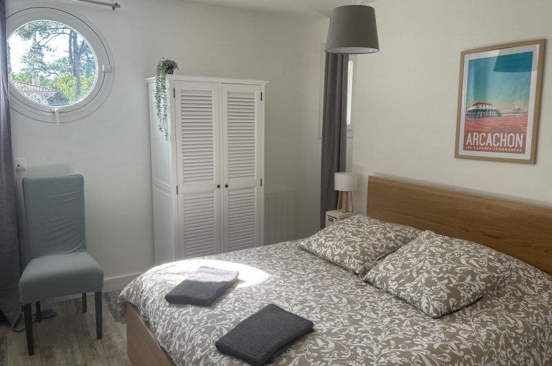 15. chambre 1 arcachon serviette lit fait 2023