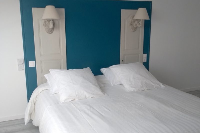 2-Suite-composee-de-2-chambres-avec-salle-d-eau-privative-et-WC-independant