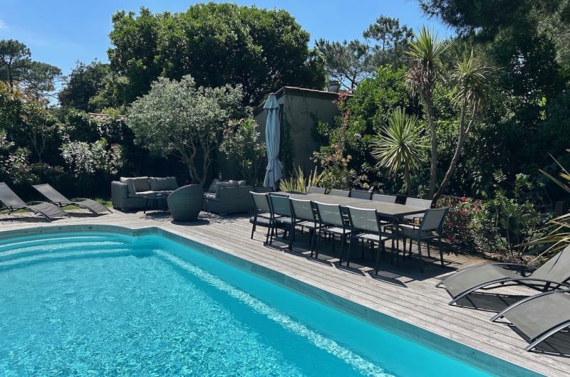 2. vue pano salon table exterieur 06_2024