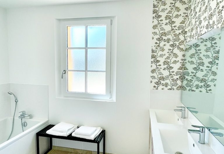 2024 – LABA – Gîte de Peyrucolle – Salle de bain – ©Clévacances – Gîte de Peyrucolle (2)