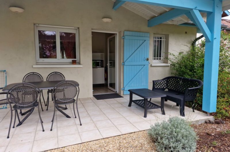 2024 Entrée et terrasse du gite