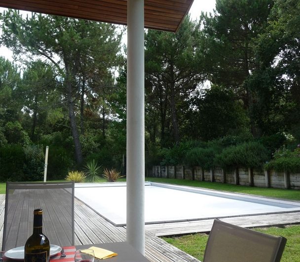 27-vue-de-la-piscine-au-cours-du-repas-op