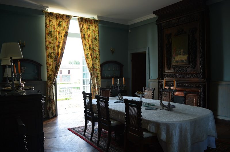 668436-salle-ac-manger