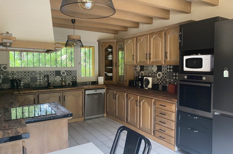 7084A600-12D6-436B-A74A-7B751B4ABB6D