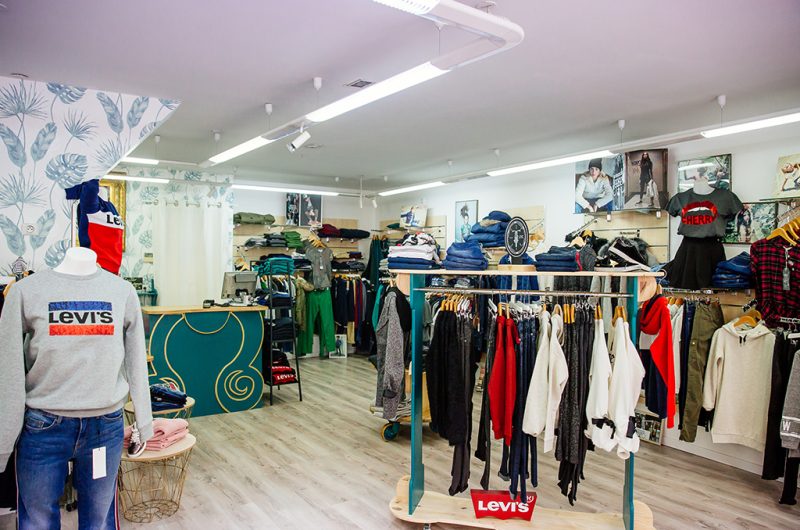 737971-graffitis-agence-les-conteurs-8