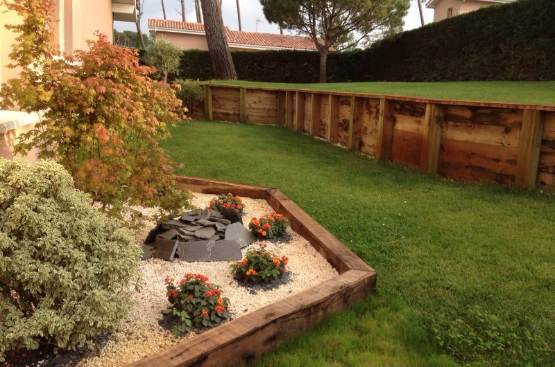 818—Massif-jardin-arriere