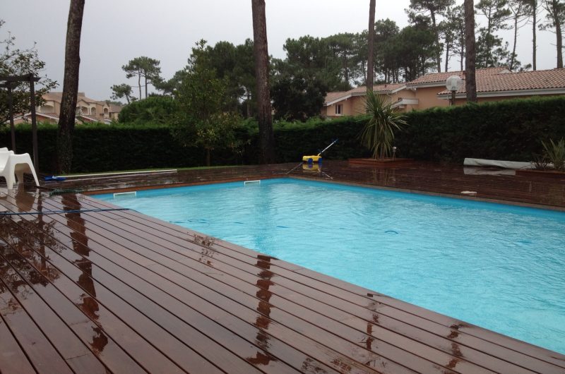 818—Vue-Terrasse-Piscine