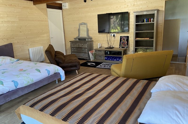 851DD1AE-23E7-47AA-A875-70122C4F3A72