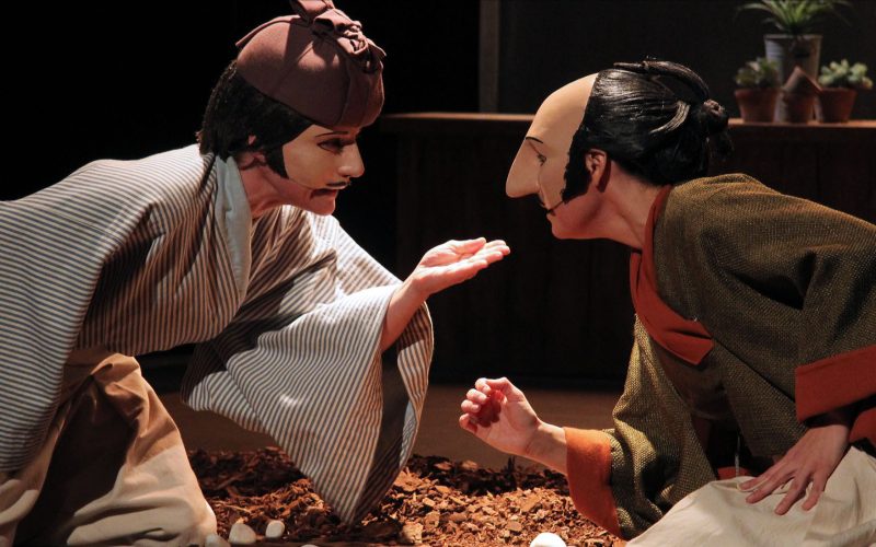 866191-cache-dans-son-buisson-1