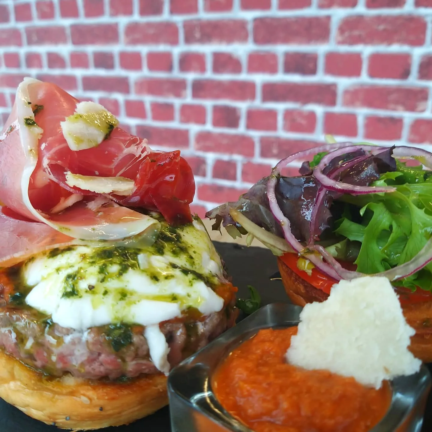 96243260_137867507824227_2669798589416341504_o