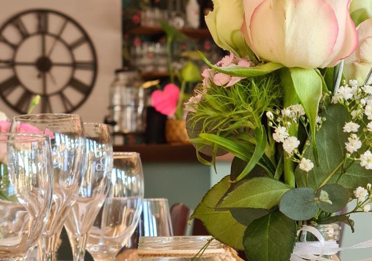 AU CHEVAL BLANC TOSSE (1)