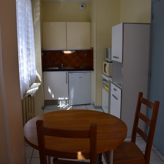 BLOY cuisine apt n°1