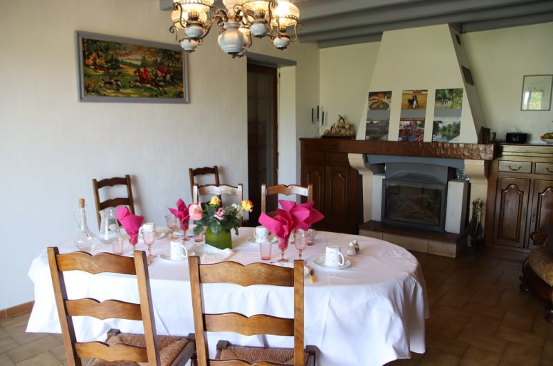 Barrouilhet gîte – salle à manger