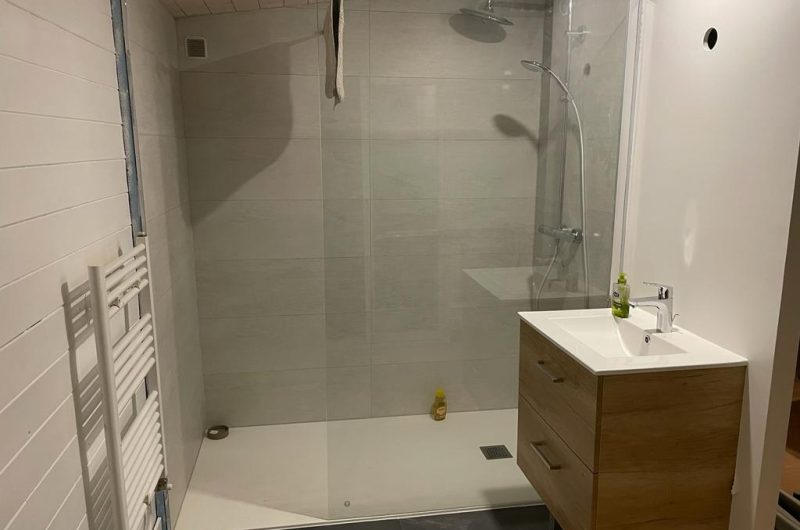 Barroux 10 – Salle eau Suite parentale HEJV9750