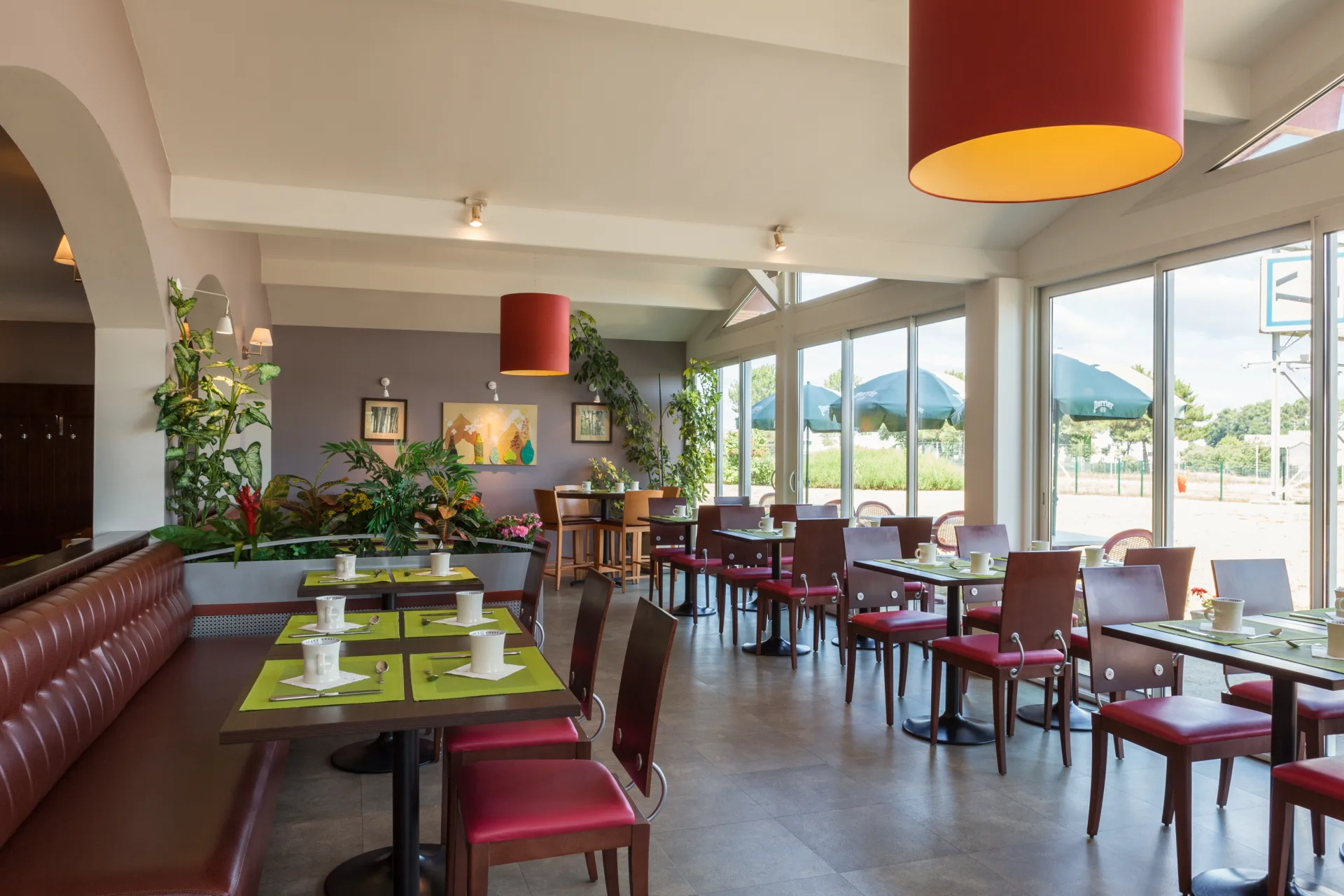 CASTETS—Les-Bruyeres—Salle-petit-dejeuner