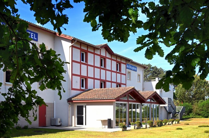 CASTETS_Bruyeres_Hôtel coté salle PDJ mail