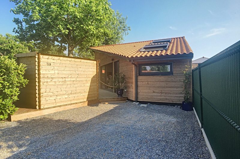 CHAUVELIN Parking privé  2 voitures