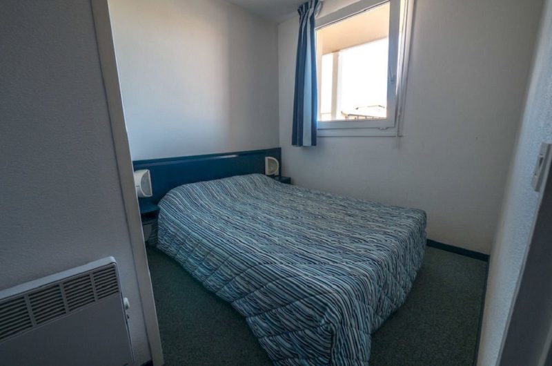 Ch1-lit-160–002–R