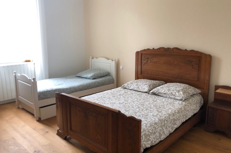 Chambre 3 pers. Maison Bordenave ©OTC