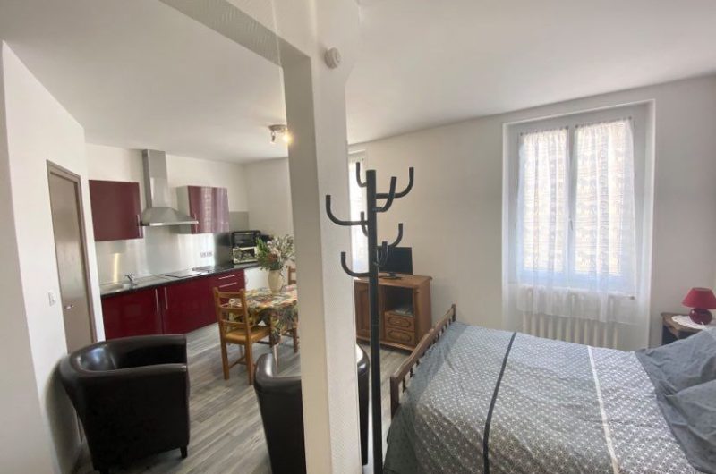 Chambre-Cuisine-pris-cote-entree-ST-5