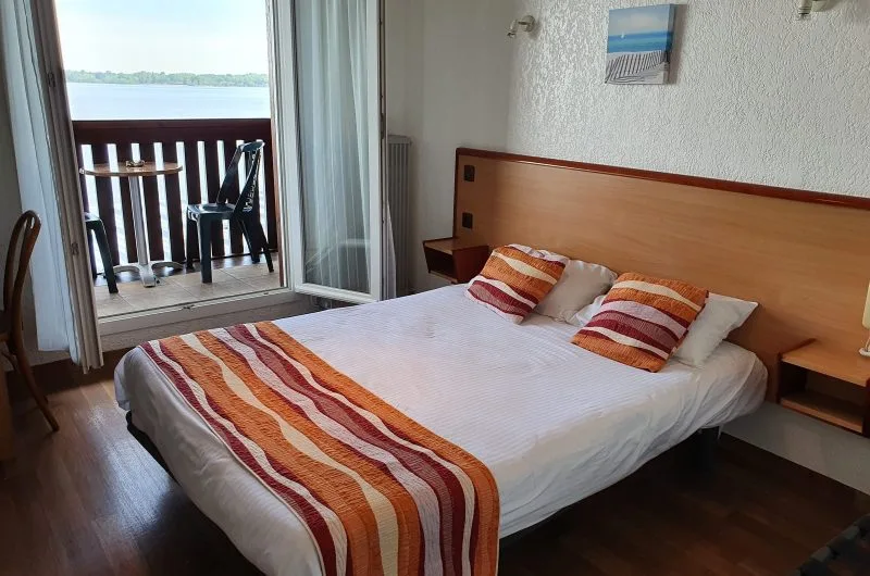 Chambre grand lit appartement