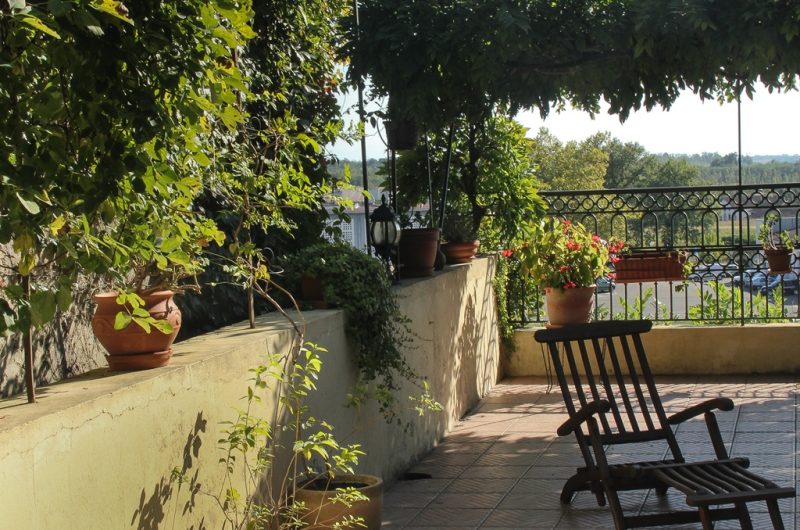 Dangoumau – terrasse repos©vio.photographe