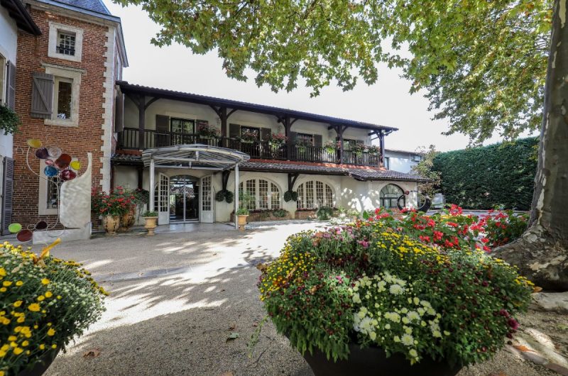 Entree-du-Relais-de-la-Poste-photo-Clement-Garby