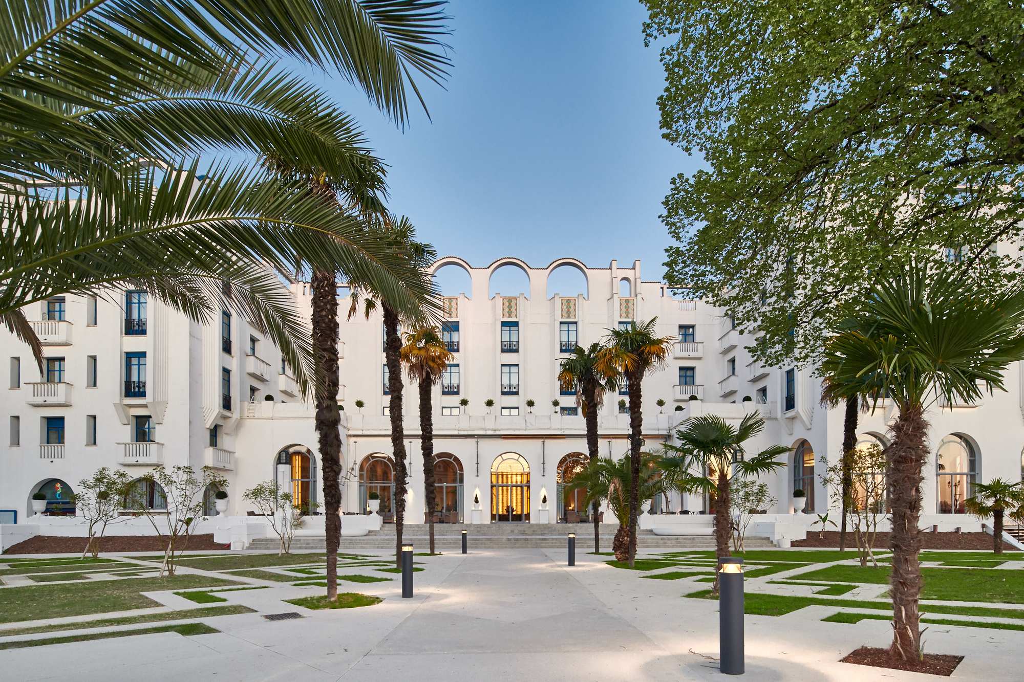 Facade-Splendid-Hotel-JPEG-STUDIOS