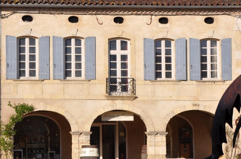 Façade côté place (2) (1)