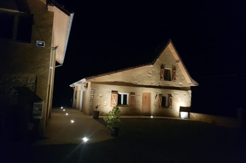 Ferme de Labarthe exterieur copiryght Mr Cazalets