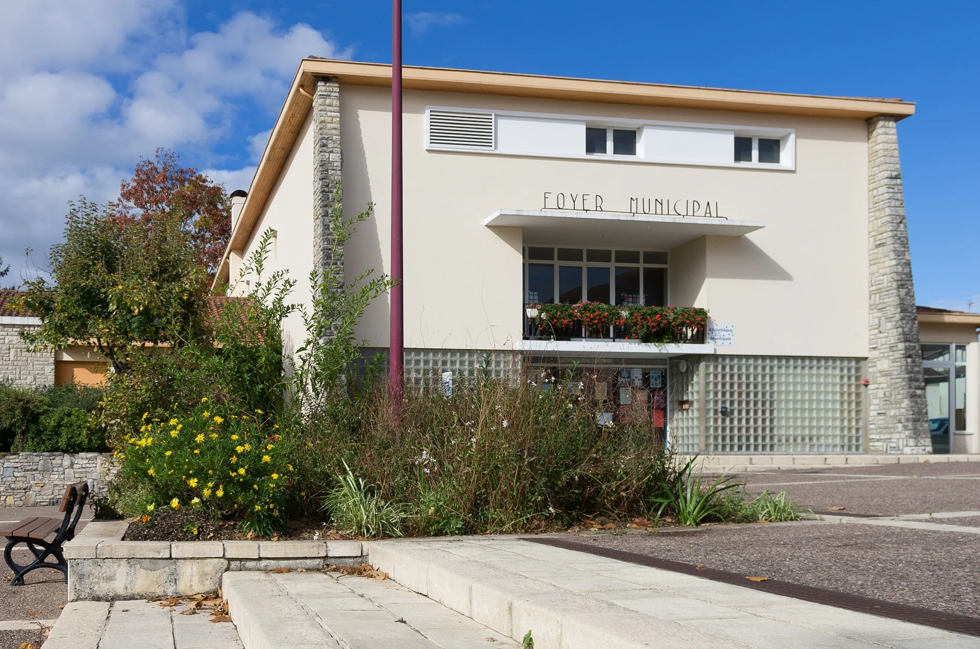 Foyer Municipal et bibliothéque (1) GC (1920×1272)