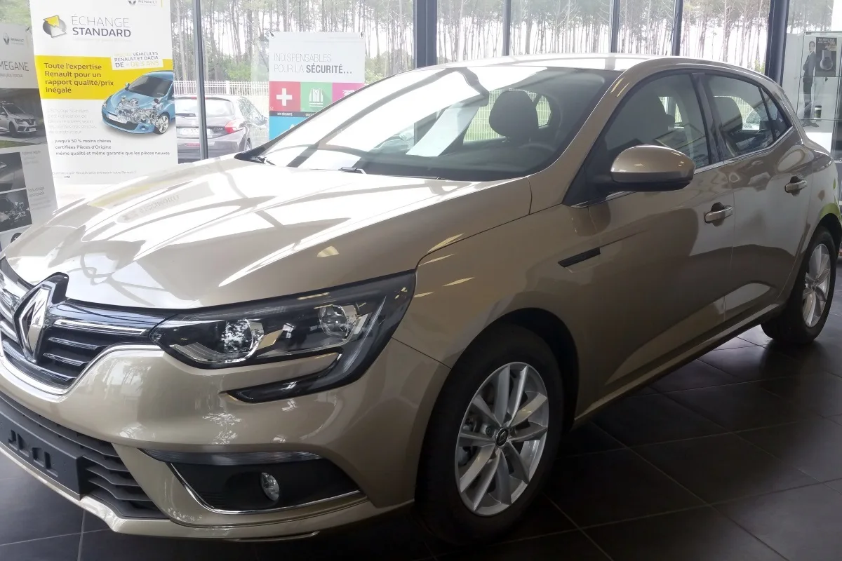 Garage Renault Salles et Dutrey 2016