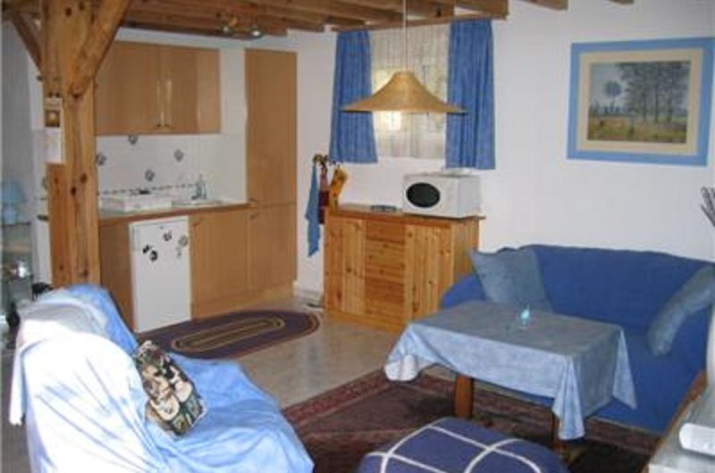 HLOAQU040FS00677-b6