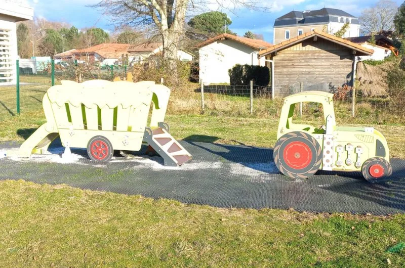 LIT_Aire de jeux skate park TS1