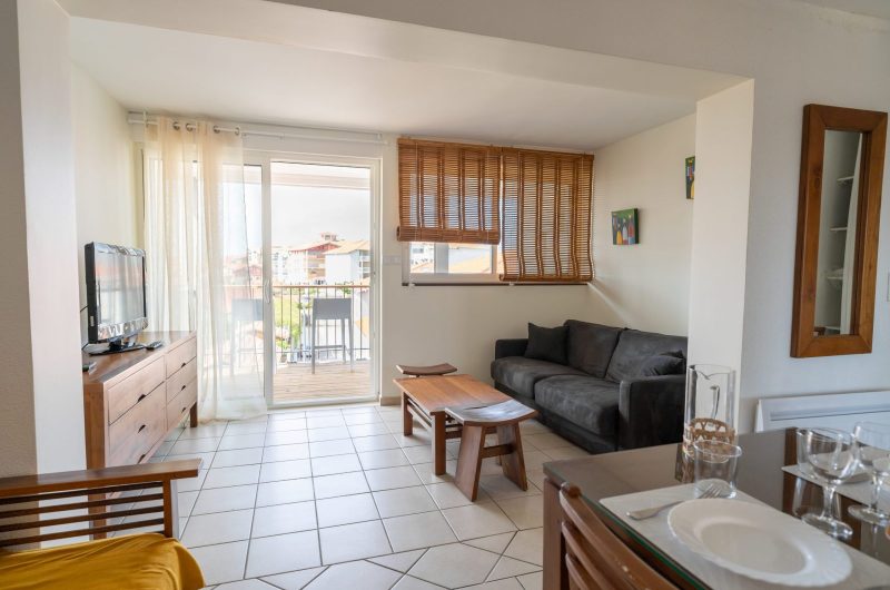 LOU-COUT-JOFFREY-piece-principale