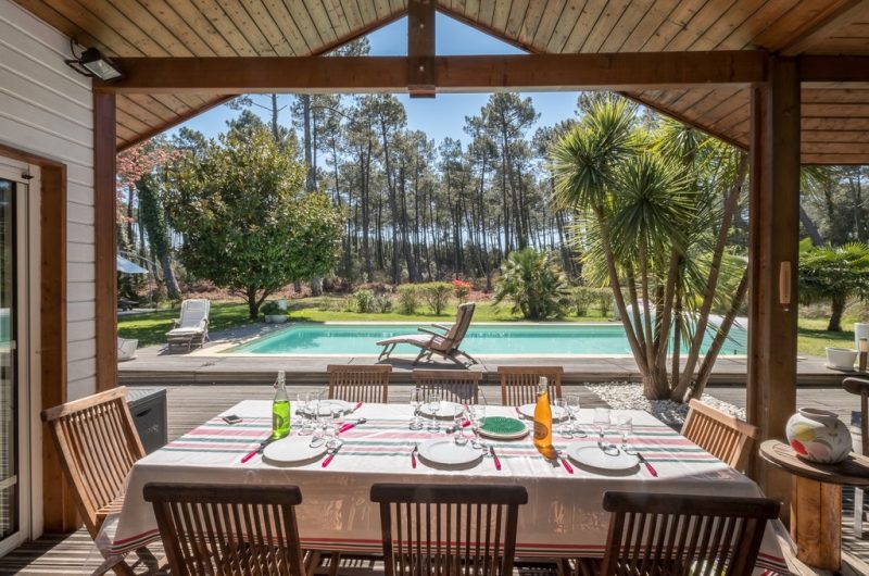 Lavender-2-a-table-op