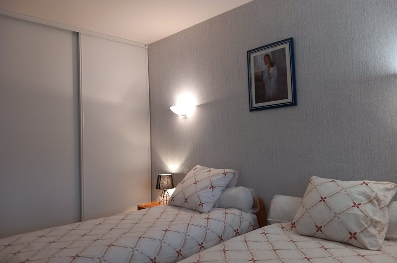 Les Albizias 13-14 – chambre (1)