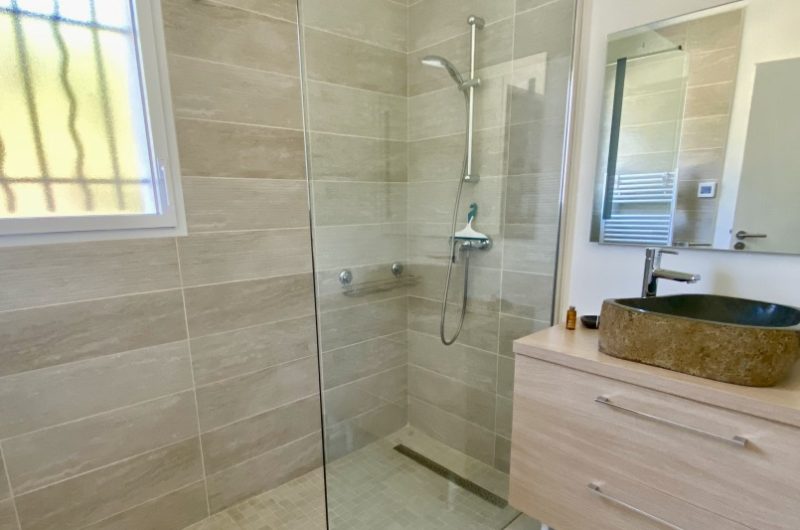 MChUYXl5RIaj4SbrYTG8%Q_thumb_2675