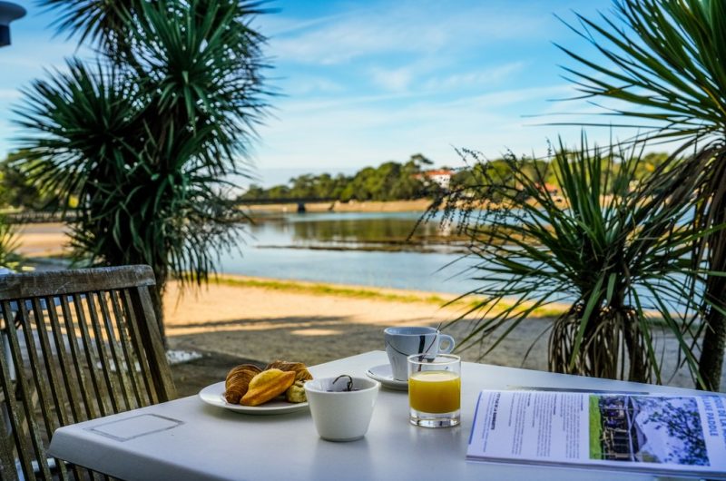 Petit-Dejeuner-Pavillon-Bleu-2