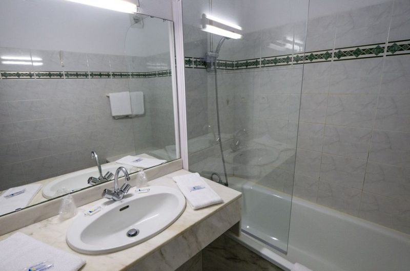 Salle-de-bain–002–R