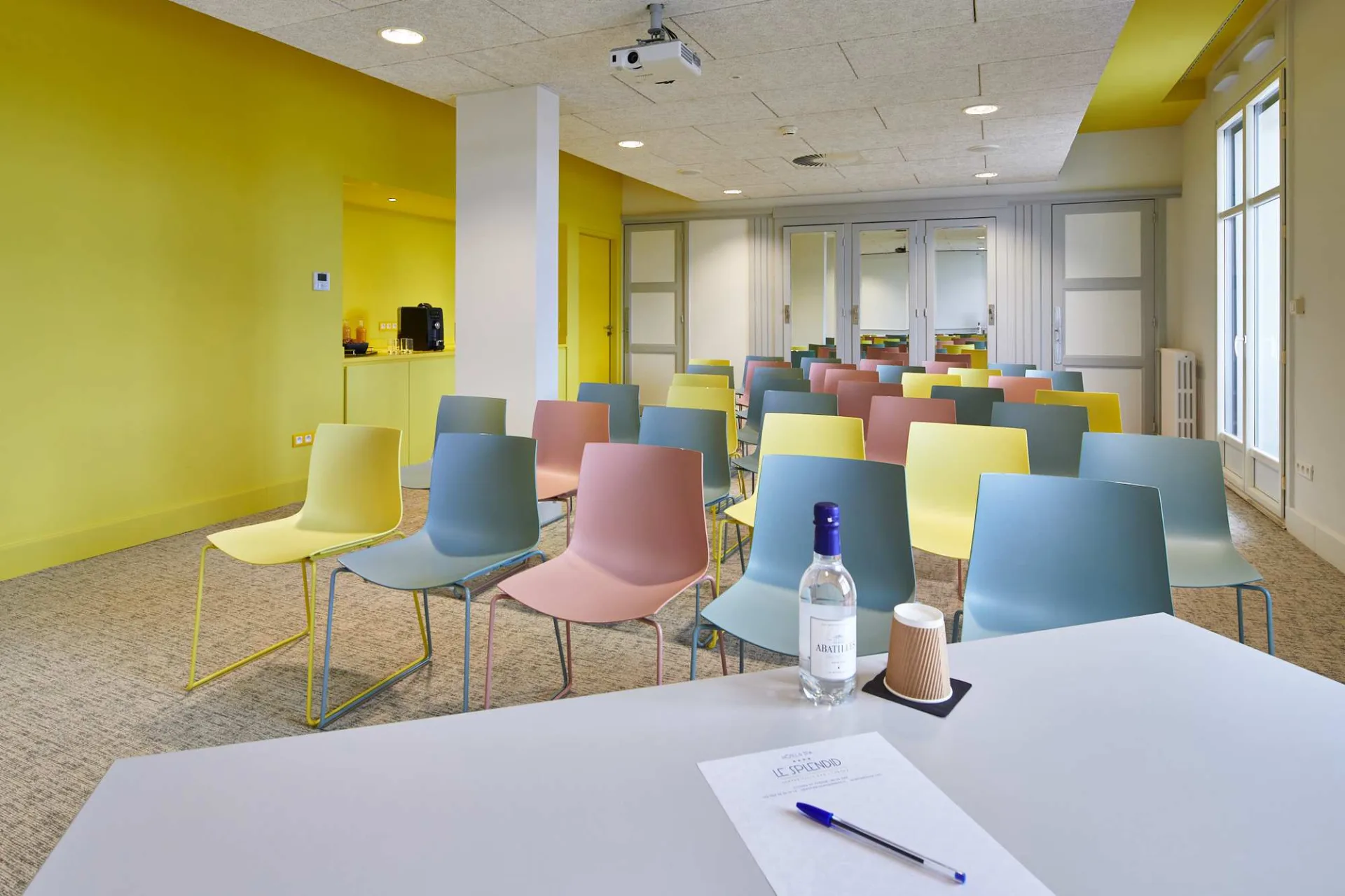 Salle-reunion-Splendid-Hotel-C-JPEG-STUDIOS-2