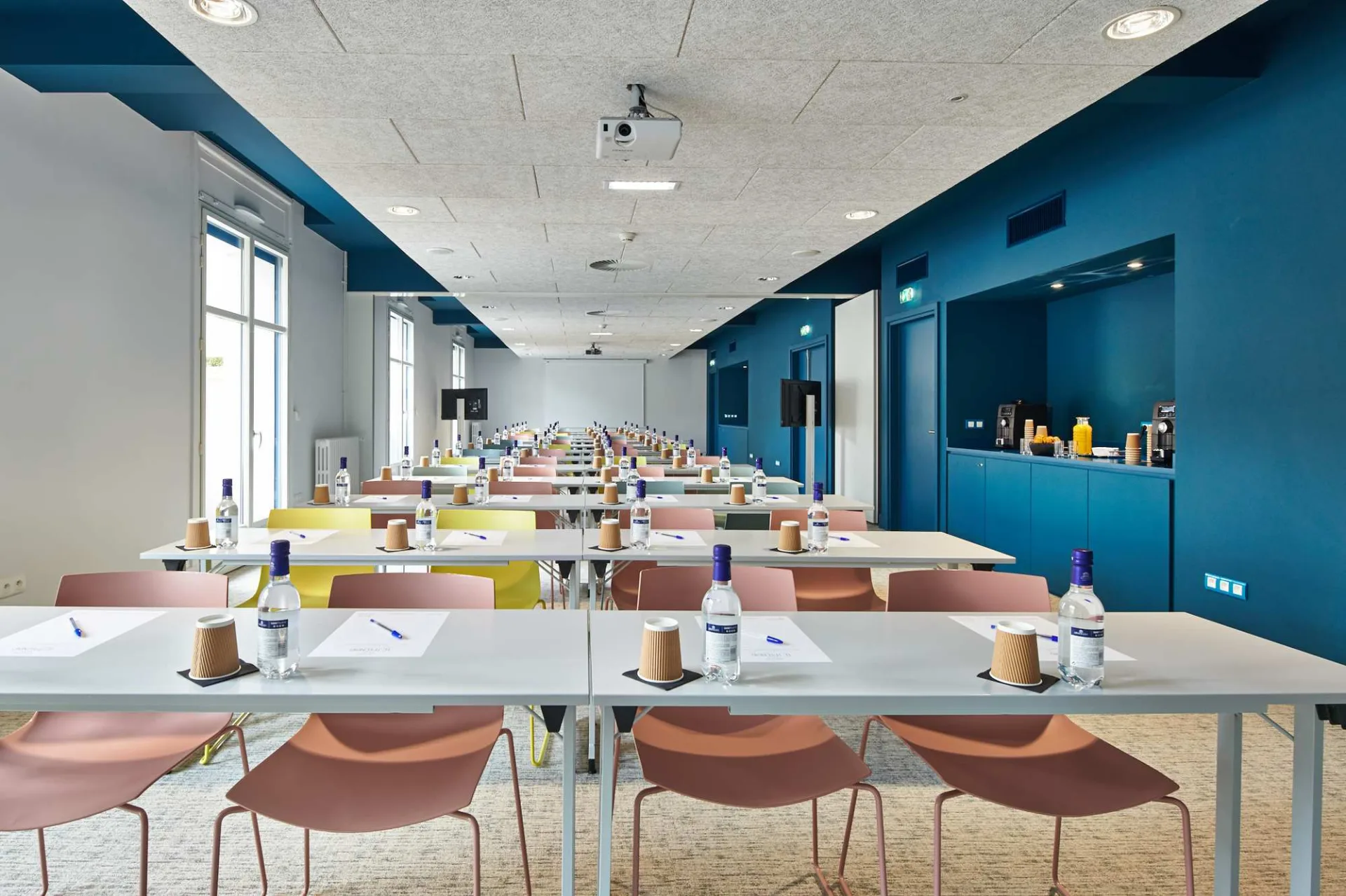 Salle-reunion-Splendid-Hotel5-C-JPEG-STUDIOS-2