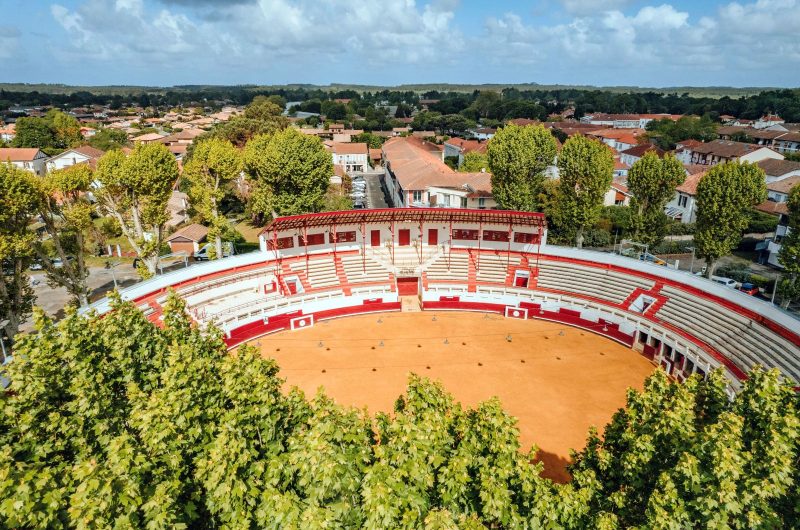 Soustons Arenes-fetes-soustons-landesatlantiquesud ©ville de Soustons – V2