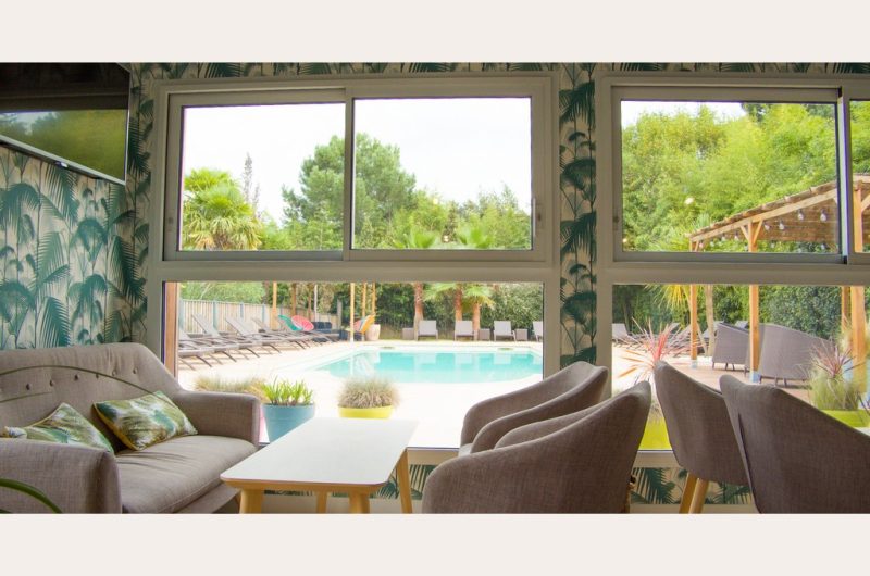 TS Salon devant piscine