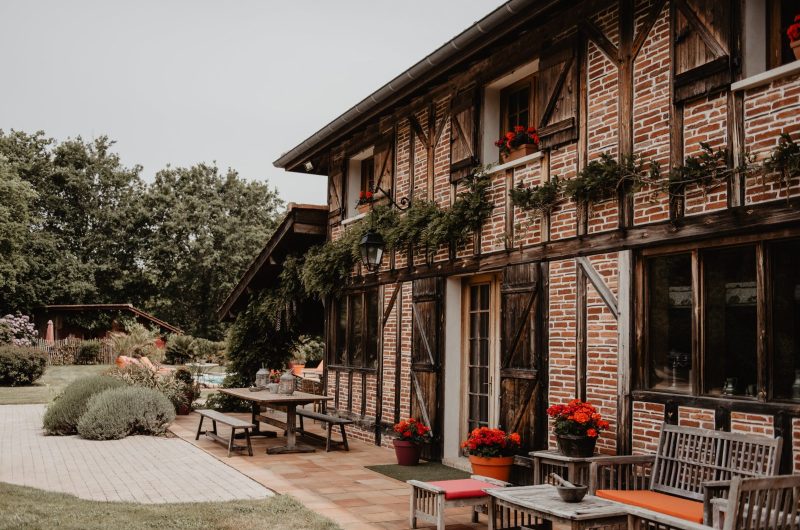 Villa-Cabane-Domaine-de-Petiosse-©Patricia-Hendrychova-Estanguet