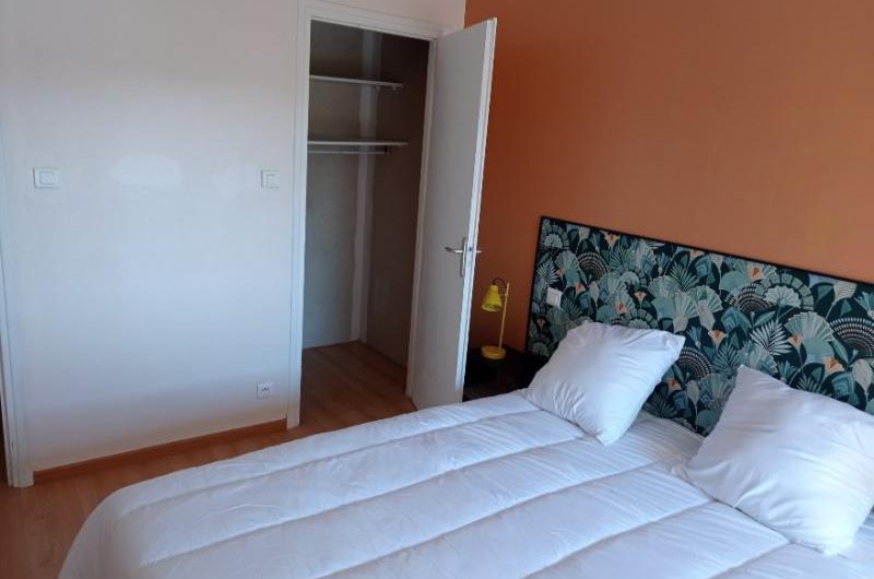 chambre 2 lit +dressing