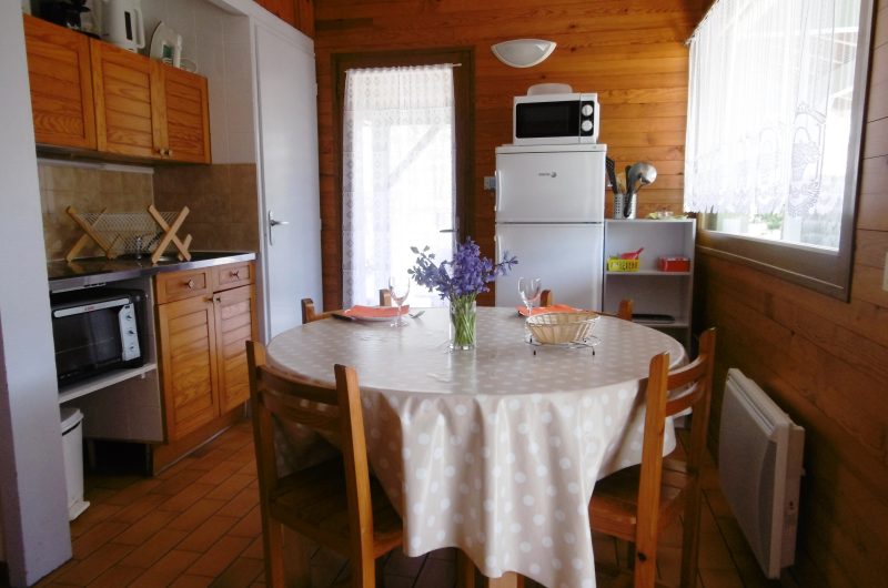 coin-cuisine-gite-droseras-brocas-les-forges-landes-de-gascogne-gites40-10218